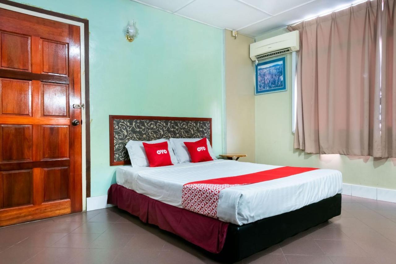 Oyo 89997 Kurnia Hotel Тавау Екстериор снимка