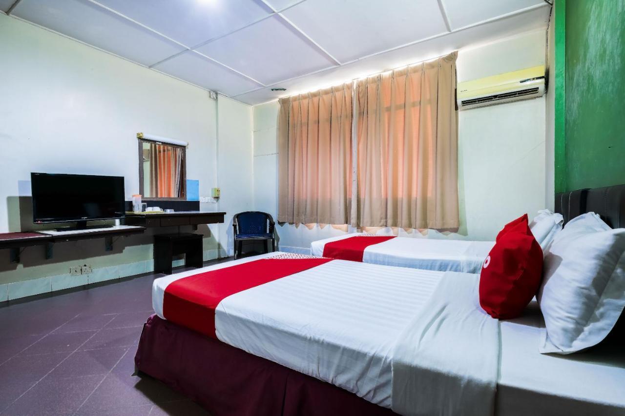 Oyo 89997 Kurnia Hotel Тавау Екстериор снимка