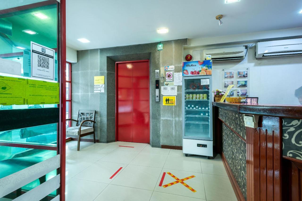 Oyo 89997 Kurnia Hotel Тавау Екстериор снимка